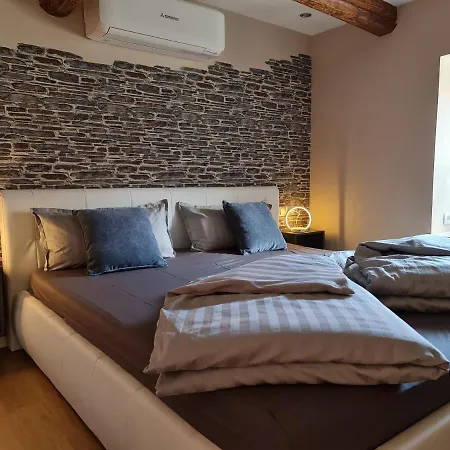 Nissmitz No.32 Apartment
