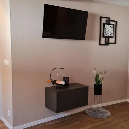 Nissmitz No.32 Apartment *